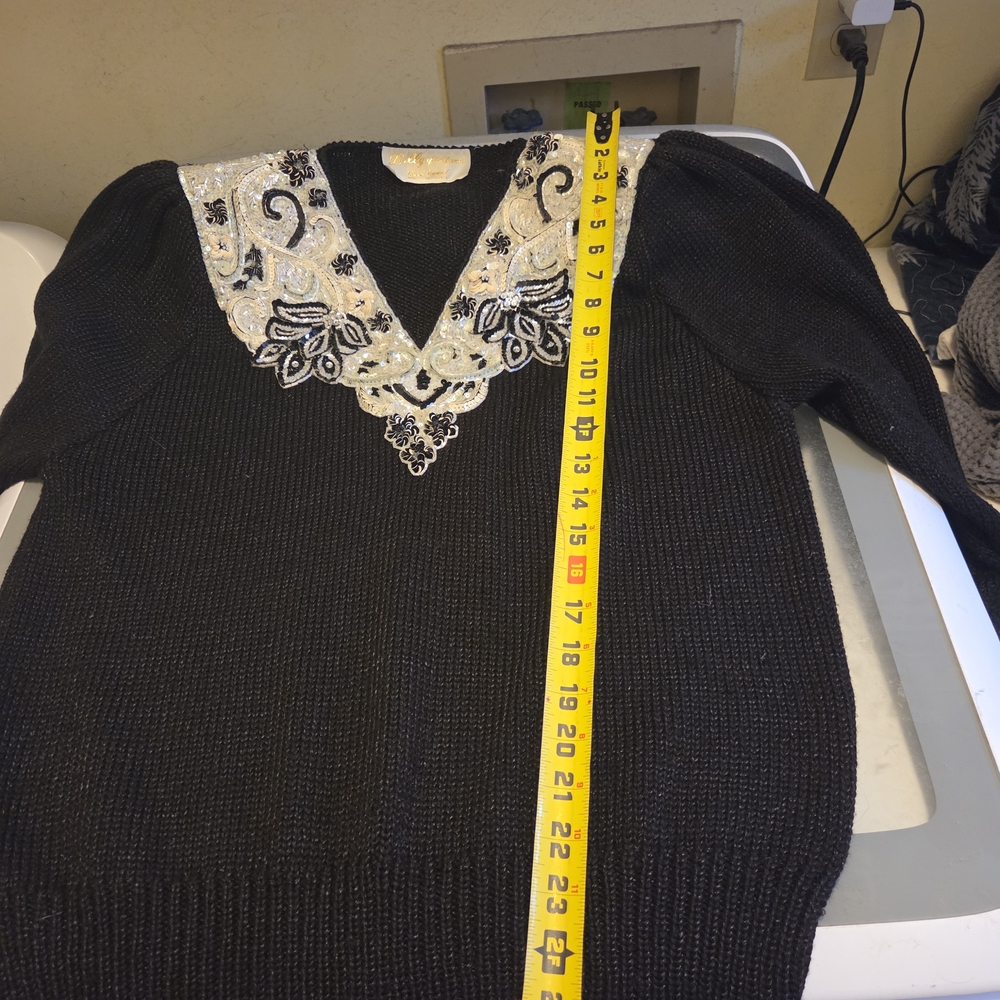 VINTAGE- Lilly Of California V-Neck Sweater with Embellished Design - Picture 7 of 8